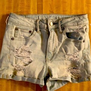 NWOT’s American Eagle Size 2 Distressed Shorts
